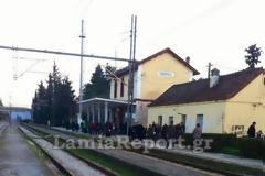 Φθιώτιδα: Δεν εντοπίστηκε ύποπτο δέμα με βόμβα στο ακινητοποιημένο τρένο [Photos]