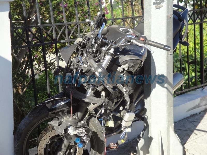 Τροχαίο δυστύχημα στο γήπεδο Ναυπάκτου [Photos - Video] - Φωτογραφία 3