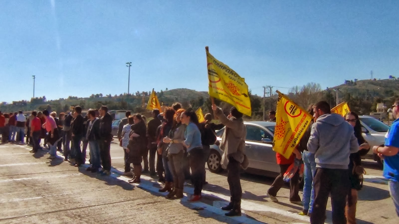 Οι δρόμοι ανήκουν στο λαό: Μεγαλειώδης συγκέντρωση χιλιάδων κατοίκων και αγωνιστών του Κινήματος Δεν Πληρώνω στα διόδια Αφιδνών - Φωτογραφία 20