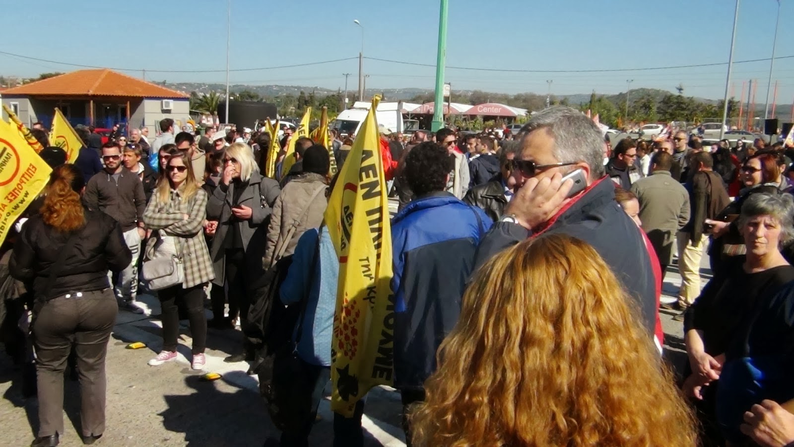 Οι δρόμοι ανήκουν στο λαό: Μεγαλειώδης συγκέντρωση χιλιάδων κατοίκων και αγωνιστών του Κινήματος Δεν Πληρώνω στα διόδια Αφιδνών - Φωτογραφία 24