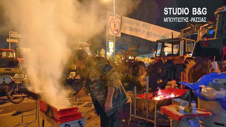 Παραμένουν στο μπλοκ της ΔΕΗ οι αγρότες στο Άργος - Φωτογραφία 3
