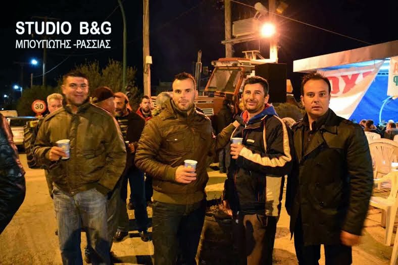 Παραμένουν στο μπλοκ της ΔΕΗ οι αγρότες στο Άργος - Φωτογραφία 6