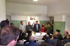 Κοτσάκια, αλλά και αποδοκιμασίες για το Γιάννη Βρούτση στη Νάξο