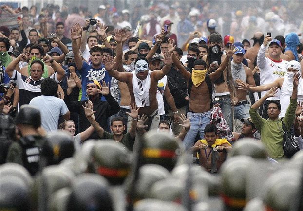 Απευλάνει η Βενεζουέλα τρεις διπλωμάτες των ΗΠΑ - Φωτογραφία 1