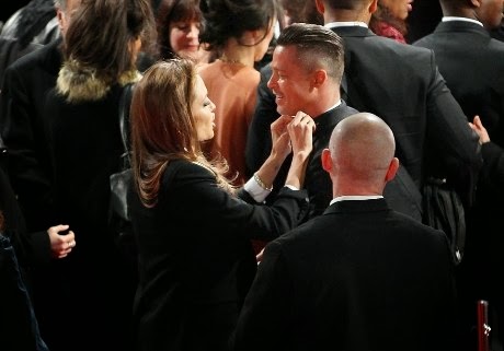 H Jolie εμφανίστηκε στα BAFTAs κι εμείς δεν πήραμε τα μάτια μας από πάνω της - Φωτογραφία 7