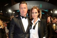 H Jolie εμφανίστηκε στα BAFTAs κι εμείς δεν πήραμε τα μάτια μας από πάνω της
