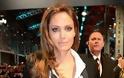 H Jolie εμφανίστηκε στα BAFTAs κι εμείς δεν πήραμε τα μάτια μας από πάνω της - Φωτογραφία 2
