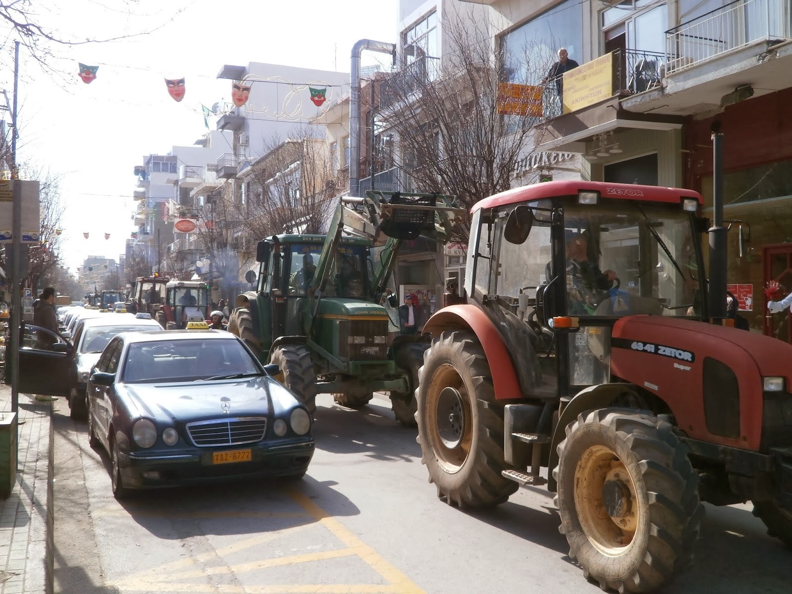 «Όργωσαν» την Ξάνθη με τα τρακτέρ τους οι αγρότες – Μηχανοκίνητη πορεία στην πόλη  [Video - Photos] - Φωτογραφία 3