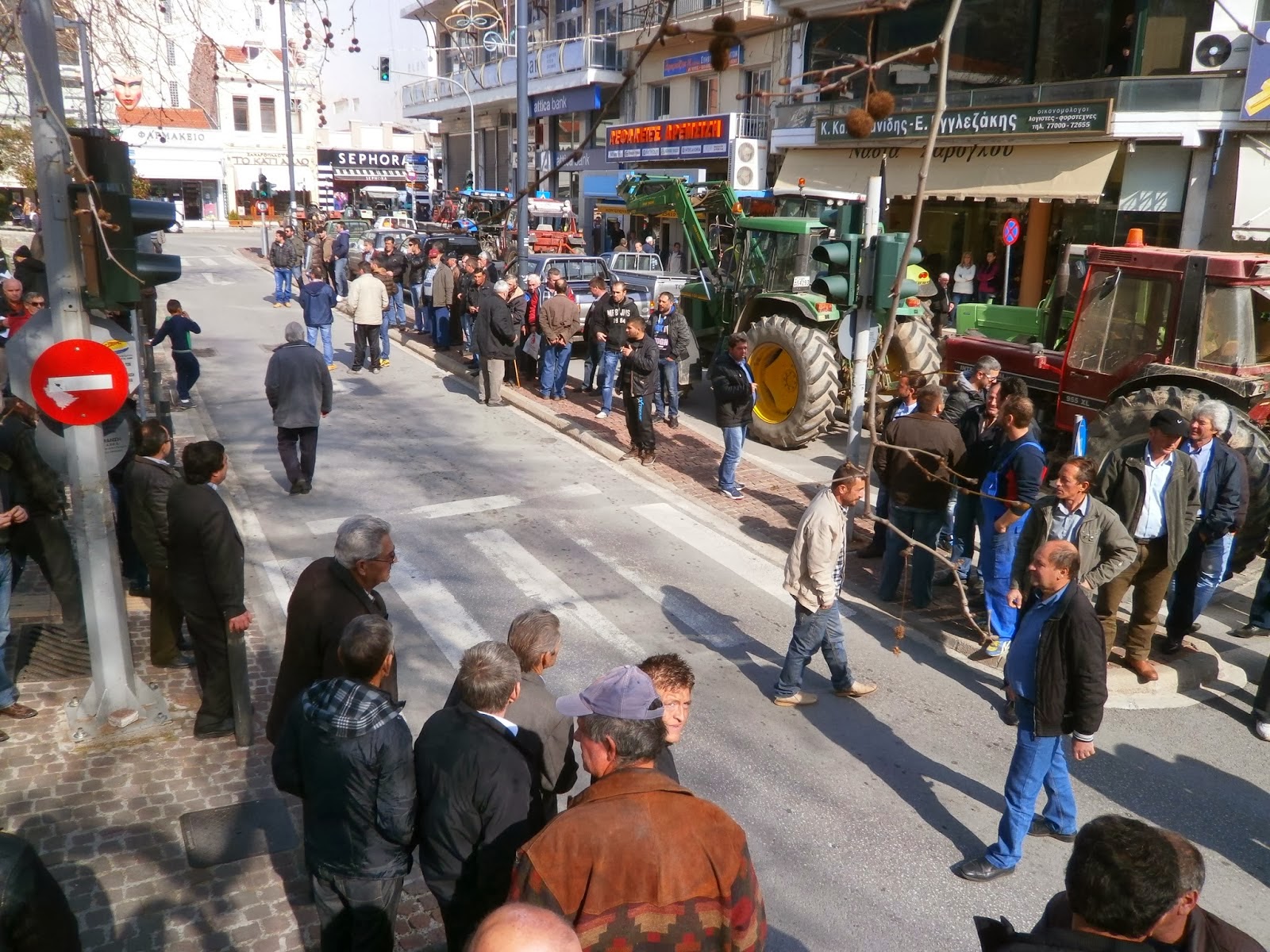 «Όργωσαν» την Ξάνθη με τα τρακτέρ τους οι αγρότες – Μηχανοκίνητη πορεία στην πόλη  [Video - Photos] - Φωτογραφία 8