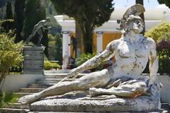 Μνημεία χαρακτηρίστηκαν τα γλυπτά στο Αχίλλειο της Κέρκυρας
