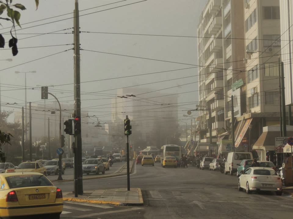 Ομίχλη μυστήριο τυλίγει τα πάντα στον Πειραιά – Σάστισαν όλοι, επεκτείνεται και στα νότια προάστια - Φωτογραφία 2