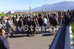 Αγρότες...κόμματα και υποψήφιοι απέκλεισαν την εθνική οδό