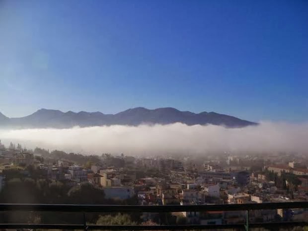 Σκηνικό από...ταινία στην Πάτρα - Σε ένα τεράστιο σύννεφο ξύπνησε η πόλη - Δείτε φωτο - Φωτογραφία 5
