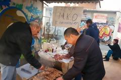 Αγρίνιο: Στήθηκαν οι ψησταριές - Γιορτινή ατμόσφαιρα στο κέντρο της πόλης
