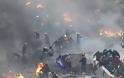 Φόβοι για νύχτα... κόλαση στην Ουκρανία! - Οι διαδηλωτές κρατούν 67 αστυνομικούς αιχμάλωτους – Δεν έχει τέλος η αιματοχυσία - Φωτογραφία 6