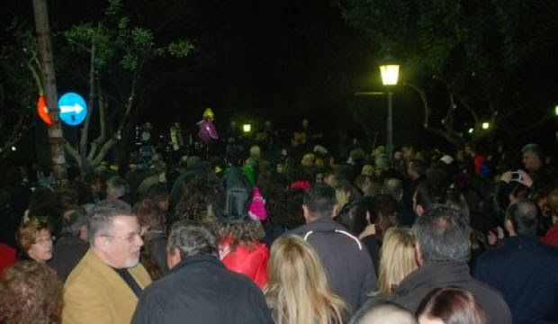 Πάτρα: Μεγάλη συμμετοχή στις εκδηλώσεις για την Τσικνοπέμπτη - Έκλεψε την παράσταση η Γιαννούλα - Φωτογραφία 1