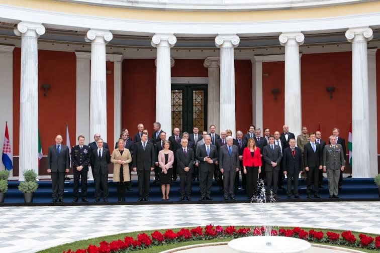 Ολοκλήρωση της Άτυπης Συνάντησης των Υπουργών Άμυνας της Ε.Ε. - Δήλωση ΥΕΘΑ Δημήτρη Αβραμόπουλου για την κατάσταση στην Ουκρανία - Φωτογραφία 3