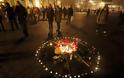 Τίποτε δεν τελείωσε στην Ουκρανία! Οι διαδηλωτές απειλούν να ορμήξουν με όπλα και ζητούν να φύγει ο Γιανουκόβιτς - Θρήνος με τα φέρετρα στην πλατεία - Φωτογραφία 2