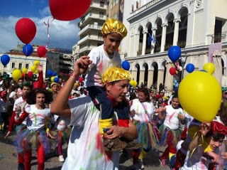 Πάτρα: Ολοκληρώθηκε η παρέλαση των μικρών- Χαμόγελα και νάζια στη λιακάδα για 8.000 καρναβαλιστές - Φωτογραφία 1