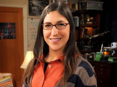 Δείτε πως είναι στην πραγματικότητα η Amy από το Big Bang Theory! [photos] - Φωτογραφία 1