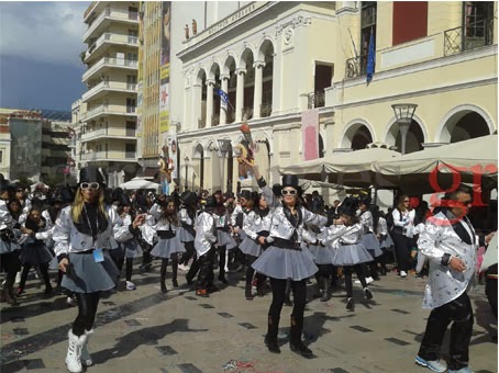 Πάτρα: 8.000 λιλιπούτειοι Καρναβαλιστές στους δρόμους [Photos - Videos] - Φωτογραφία 12