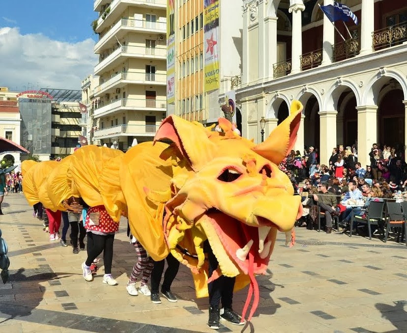 Πάτρα: Εντυπωσίασαν οι μικροί καρναβαλιστές με την ανεπανάληπτη παρέλασή τους - Φωτογραφία 3