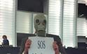 Προστατέψτε τη Μεσόγειο από τα χημικά! Με μάσκα χημικών στο Ευρωκοινοβούλιο ο Χατζημαρκάκης [Photos] - Φωτογραφία 3