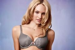 Η Candice Swanepoel ξαναχτυπά
