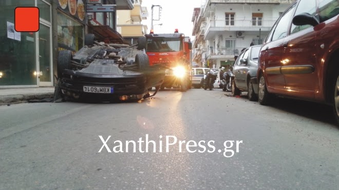Απίστευτο ατύχημα στο Κέντρο της Ξάνθης. Η BMW χτύπησε 3 αμάξια και αναποδογύρισε! [video] - Φωτογραφία 6