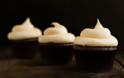 Η συνταγή της ημέρας: Cupcakes σοκολάτας με λευκό γλάσο