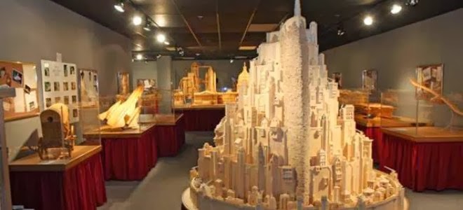 Ξόδεψε 3 χρόνια και 420.000 σπίρτα για να φτιάξει μια πόλη από τον Αρχοντα των Δαχτυλιδιών [photos] - Φωτογραφία 1