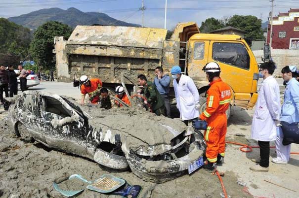 Βγήκε ζωντανή από ένα σπάνιο και τρομακτικό τροχαίο ατύχημα - Φωτογραφία 9