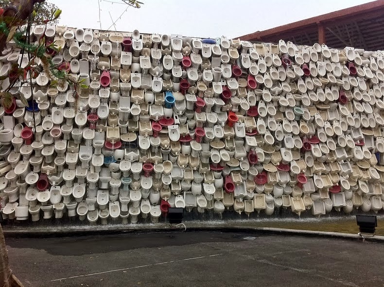 Ένας τοίχος με...10.000 λεκάνες τουαλέτας! [photos] - Φωτογραφία 4