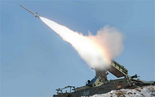Η Β. Κορέα εκτόξευσε 4 πυραύλους - Φωτογραφία 1