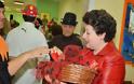 Η Βασίλισσα του Πατρινού Καρναβαλιού 2014 και οι Σοκολατορίχτες πήγαν στη Μέριμνα - Δείτε φωτο - Φωτογραφία 4