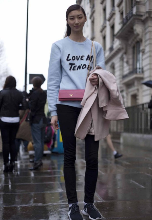 Street Style: To καθημερινό στυλ των γυναικών στο Λονδίνο δίνει έμφαση στα αξεσουάρ! - Φωτογραφία 11