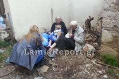 Γεράματα στον δρόμο - Τους σφράγισαν το σπίτι και μένουν έξω από αυτό!