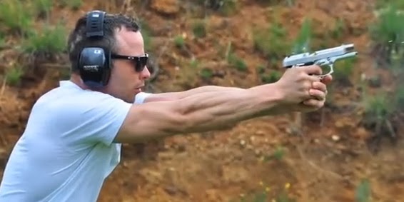 Σοκαριστικό βίντεο που δείχνει τον Πιστόριους να κάνει εξάσκηση με το ίδιο όπλο που δολοφόνησε τη Ρίβα! [Video] - Φωτογραφία 1