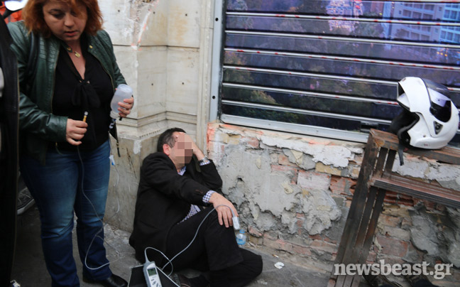 Σοκαριστικές φωτογραφίες...Τα ΜΑΤ χτυπούσαν αδιακρίτως τους διαδηλωτές... !!! - Φωτογραφία 3