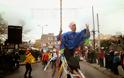 “Ξύπνησε” το Καρναβάλι της Ξάνθης! Μαθητές ντύθηκαν καρναβαλιστές και βγήκαν στους δρόμους [video] - Φωτογραφία 2