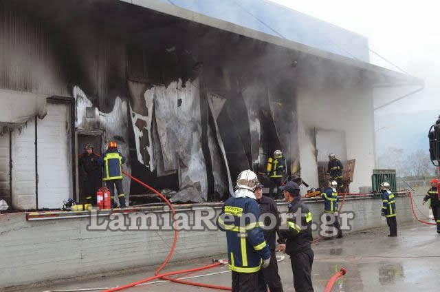 Τέθηκε υπό έλεγχο η πυρκαγιά στο εργοστάσιο στο Μοσχοχώρι [Video - Photos] - Φωτογραφία 2