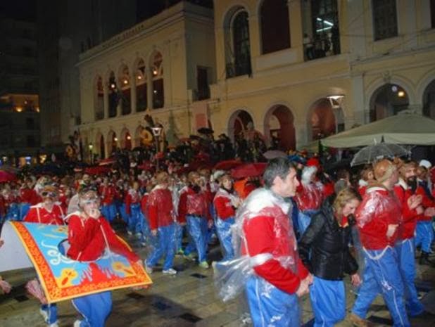 30.000 καρναβαλιστές ξεχύθηκαν στους δρόμους της Πάτρας, παρά τη βροχή - Δείτε φωτο - Φωτογραφία 10