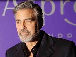 Παπάς έγινε ο Clooney για χάρη των Bradgelina - Φωτογραφία 1