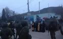 Ιερείς ευλογούν στρατιώτες στην Σεβαστούπολη - Φωτογραφία 6