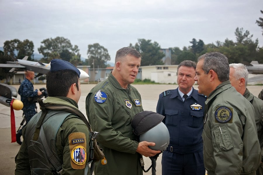 O Διοικητής των United States Air Forces in Europe & Africa στην 115 Π.Μ - Φωτογραφία 4