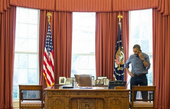 Ποια φωτογραφία του Ομπαμα κατέκριναν οι Αμερικάνοι - Φωτογραφία 2