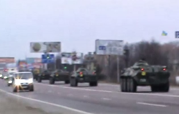ΕΚΤΑΚΤΗ ΕΙΔΗΣΗ: Κομβόι Ουκρανικών τανκς καθ΄ οδόν προς την Κριμαία - Φωτογραφία 1