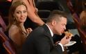 Συνέβη στα Όσκαρ: Ο Μπραντ Πιτ τρώει πίτσα και η Αντζελίνα κοιτάζει αλλού, ενώ οι σταρ βγάζουν το selfie με τα περισσότερα retweet στην ιστορία - Φωτογραφία 8