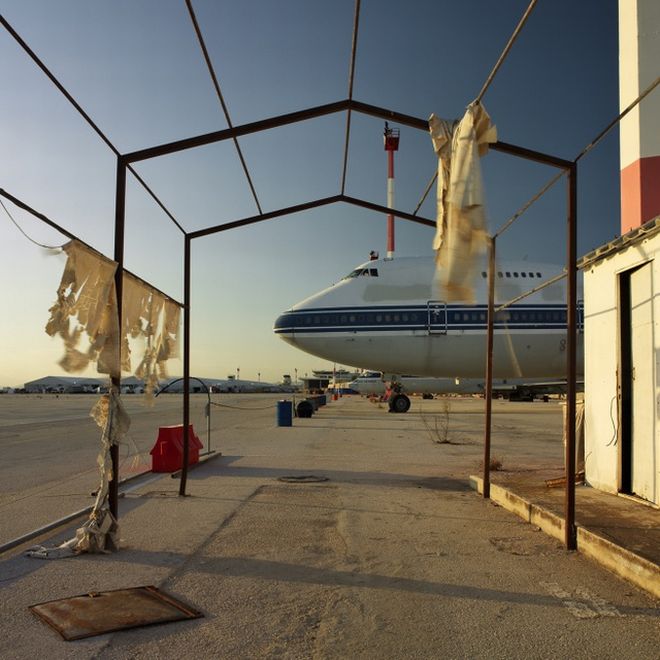 12 καρέ για το αεροδρόμιο φάντασμα του Ελληνικού. Εκεί που έχει σταματήσει ο χρόνος - Φωτογραφία 7