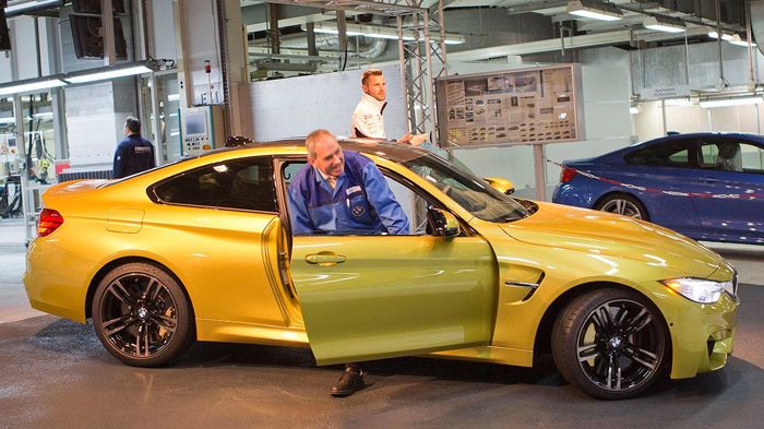 Η πρώτη BMW M4 coupe βγήκε από τη γραμμή παραγωγής - Φωτογραφία 2